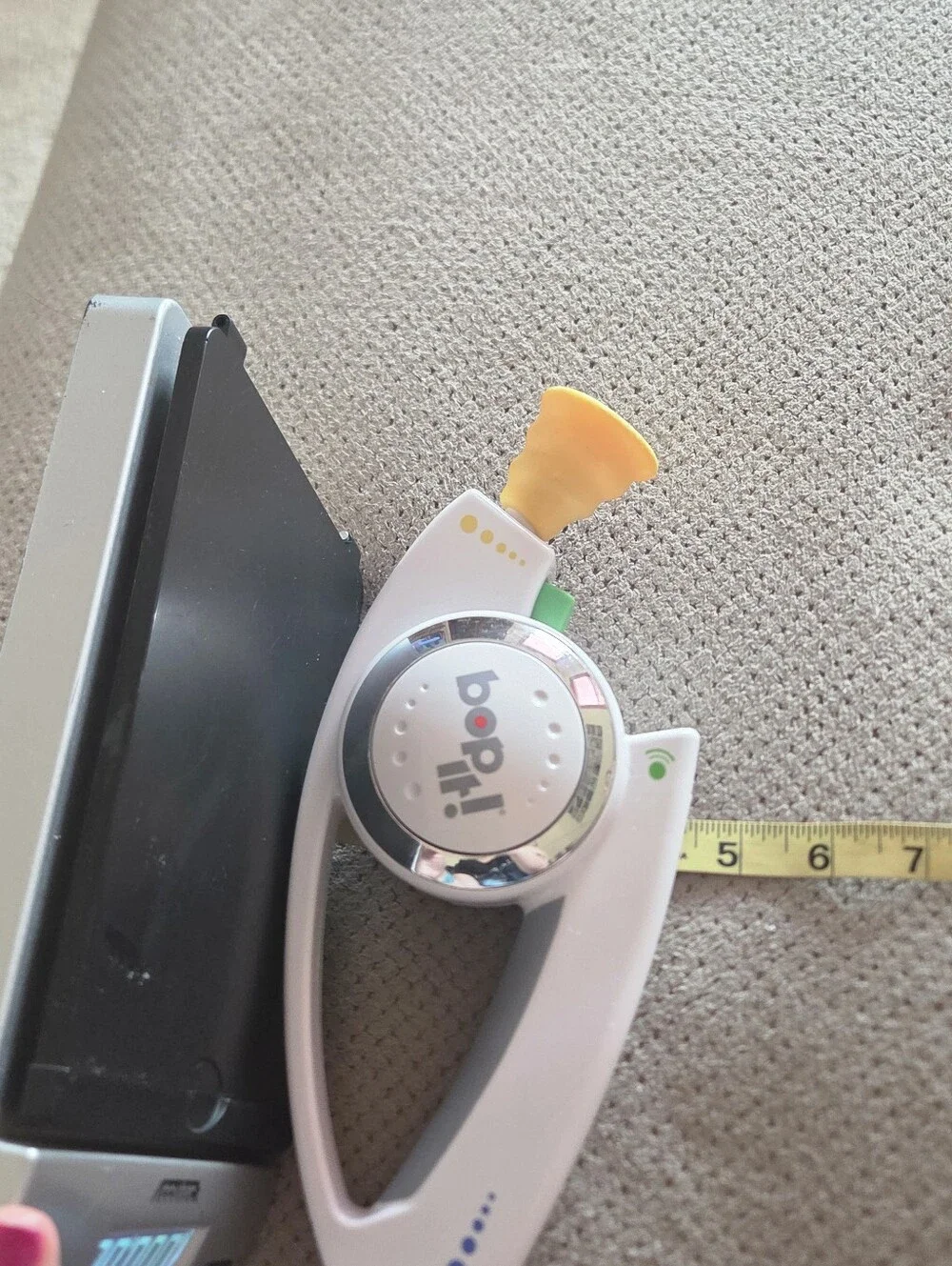 Bop It! Electronic Handheld Game White Shout Twist Pull Hasbro 2008 Tested Works